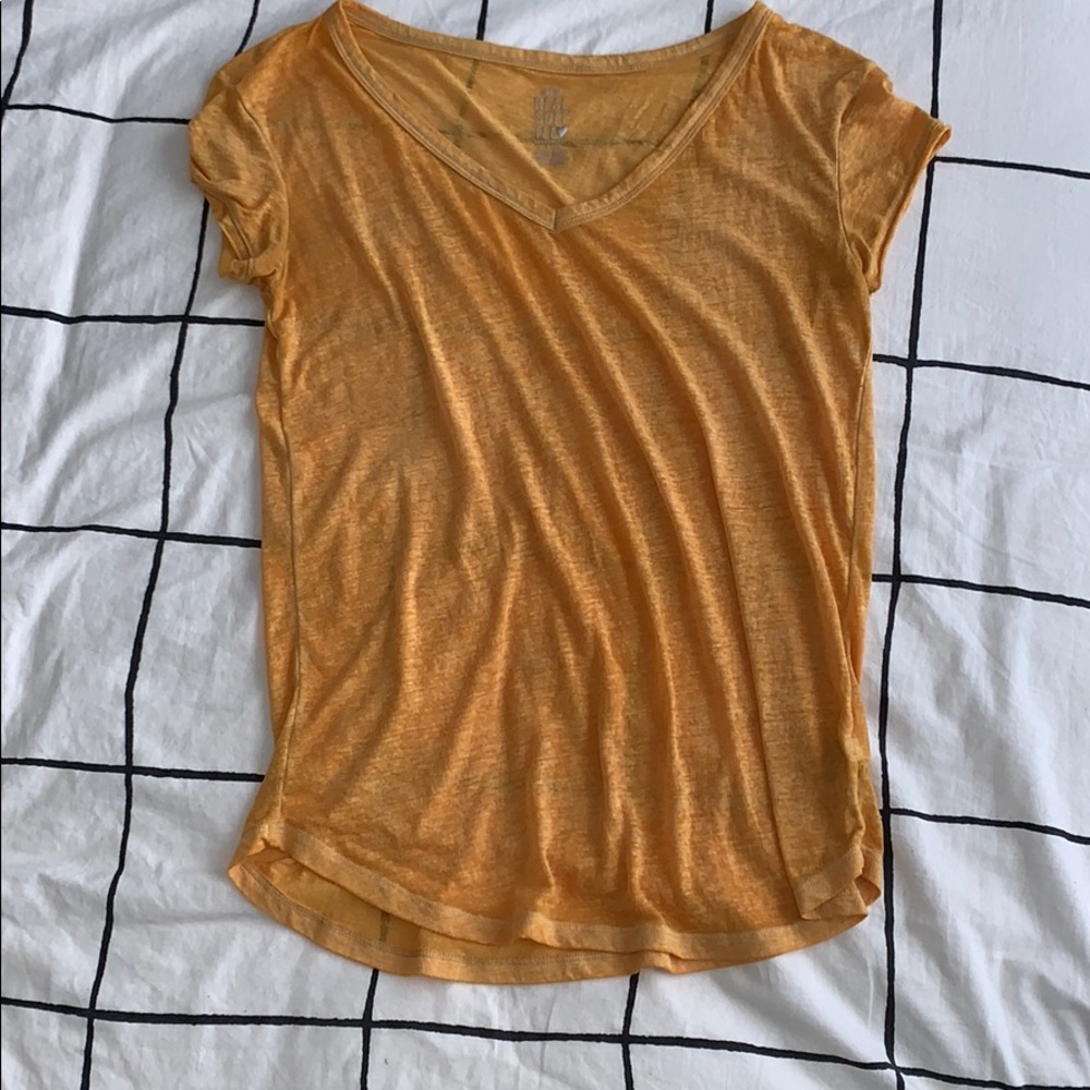 Yellow t shirt (marigold)